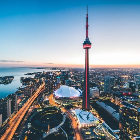 Cloud Availability in Canada: AWS vs Azure vs Google Cloud